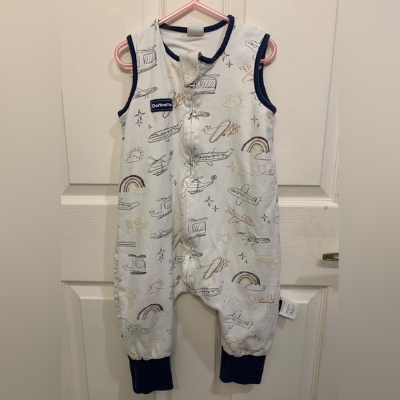 Domiamia Infant Covered Feet Large Sleep Sack.        2256 - Picture 1 of 10